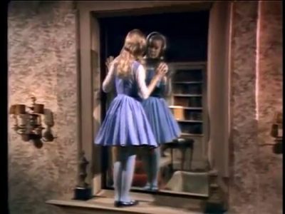 1966_Alice_Through_the_Looking_Glass_217