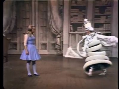 1966_Alice_Through_the_Looking_Glass_224