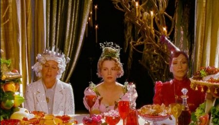 1998_Alice_Through_the_Looking_Glass_204